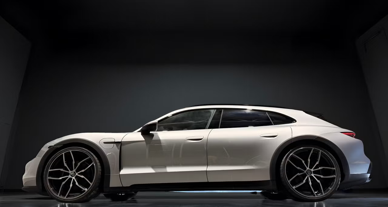 porsche Taycan Cross Turismo 4